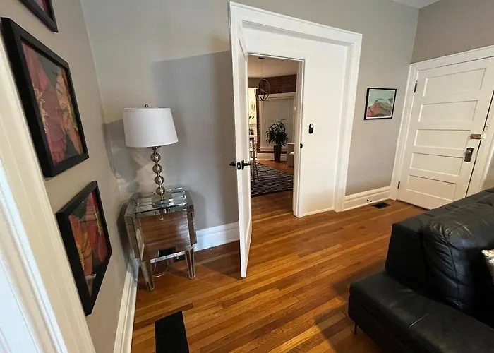 2 Bedroom Totally Renovated And Chic Columbus